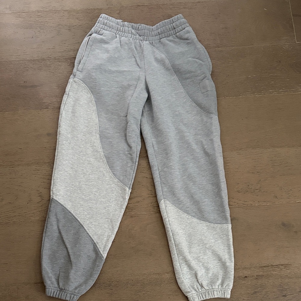 Alo - Make waves sweat pants XXS.
